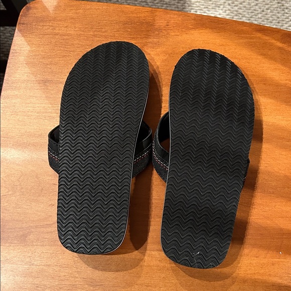Men’s size 8 flip flops New with tags Smoke free Pet free home - Picture 2 of 6